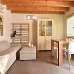 Welc-Om Golden Apartment